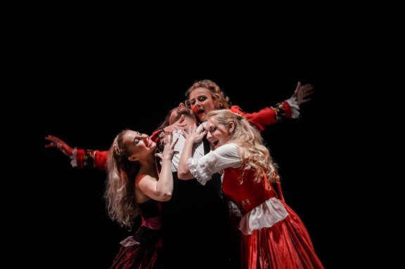 &Dcy;&ocy;&ncy; &ZHcy;&ucy;&acy;&ncy;